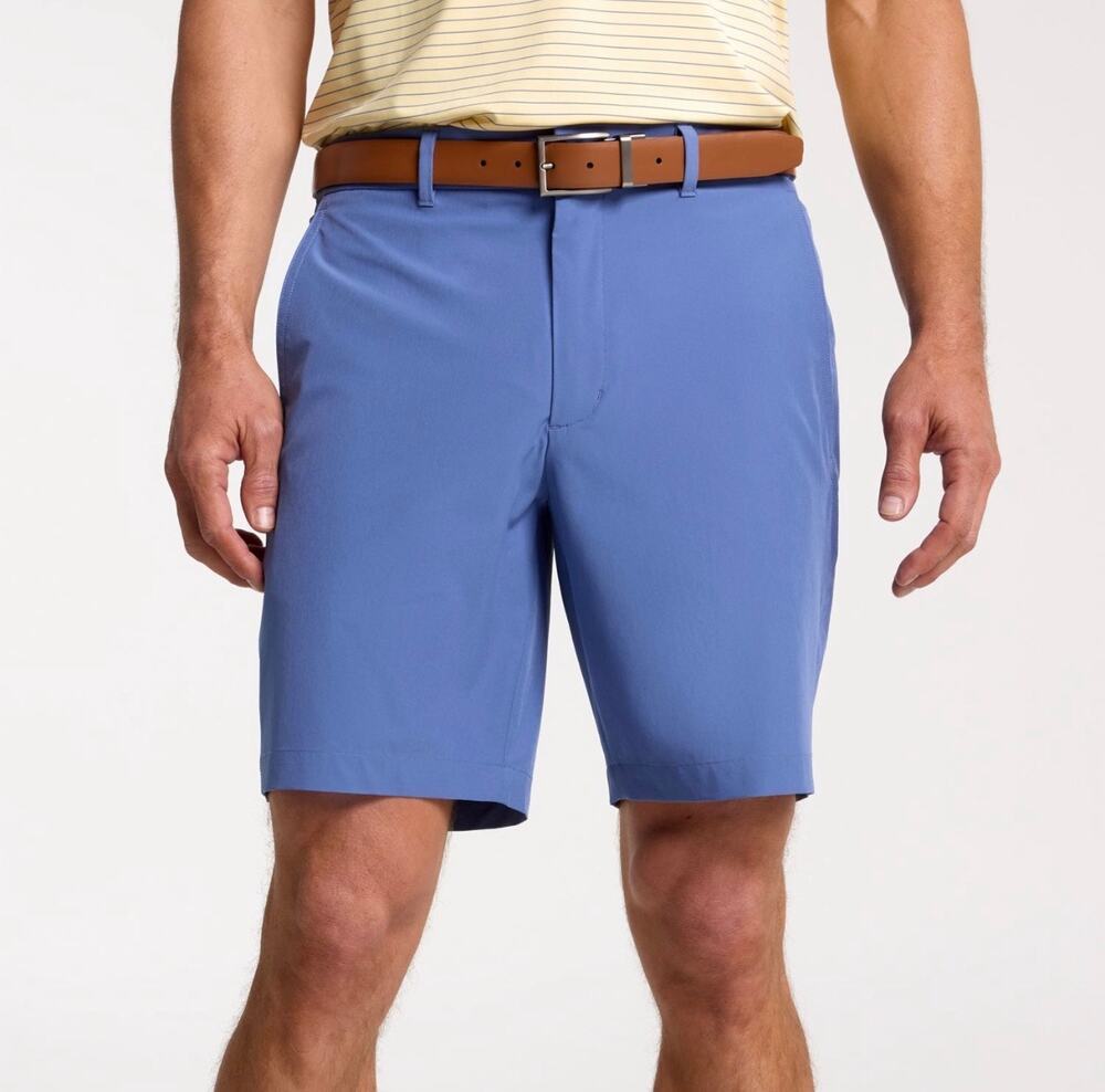 Walter Hagan P11 Texture Golf Shorts in mid blue. Men’s size 40. NWT